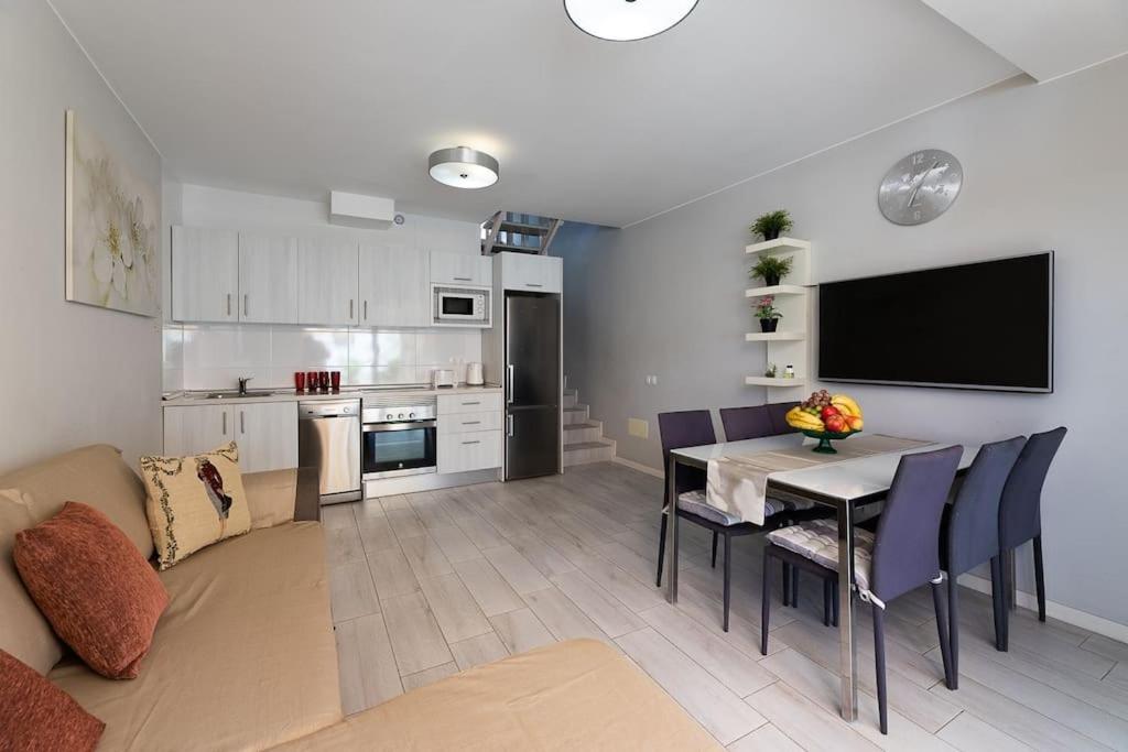 Beautiful apartment in Playa de las Américas Exterior foto